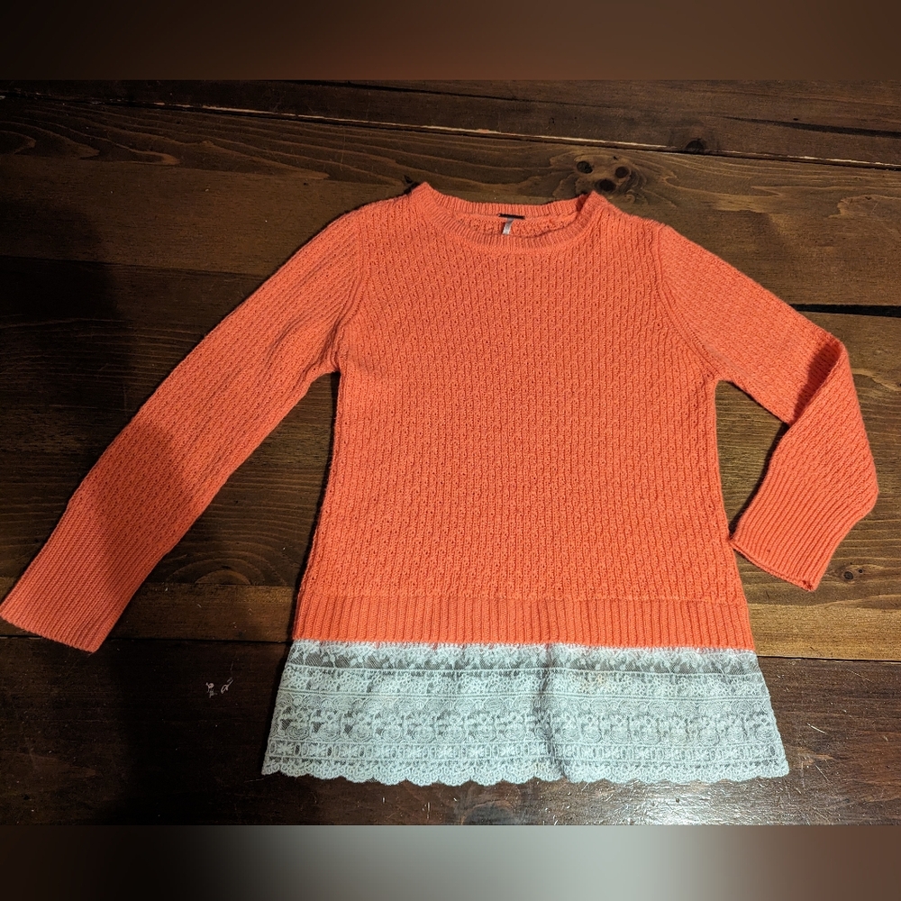 Girls light knit long sleeve shirt with lace trim